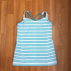 Lululemon “Free to Be” tank. Size 6 EUC!!